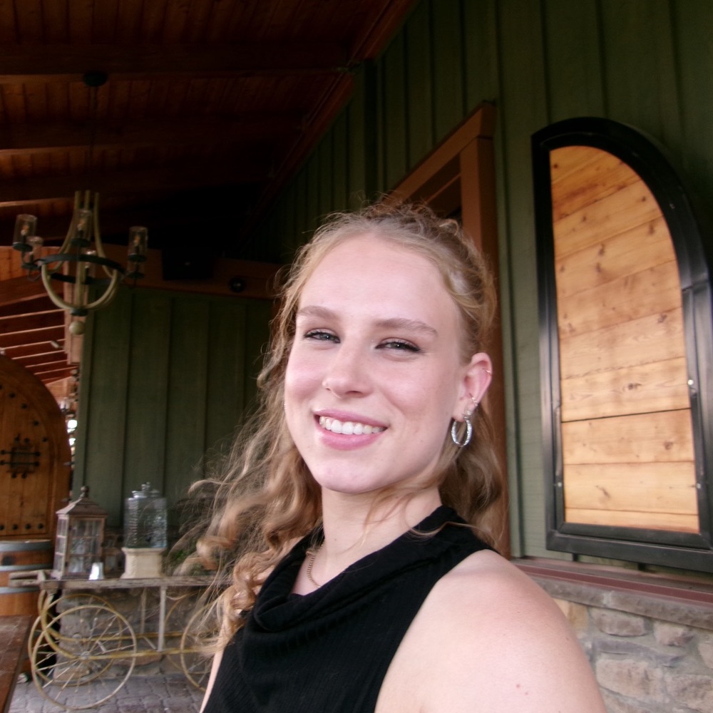 Meet your Posher, Clara